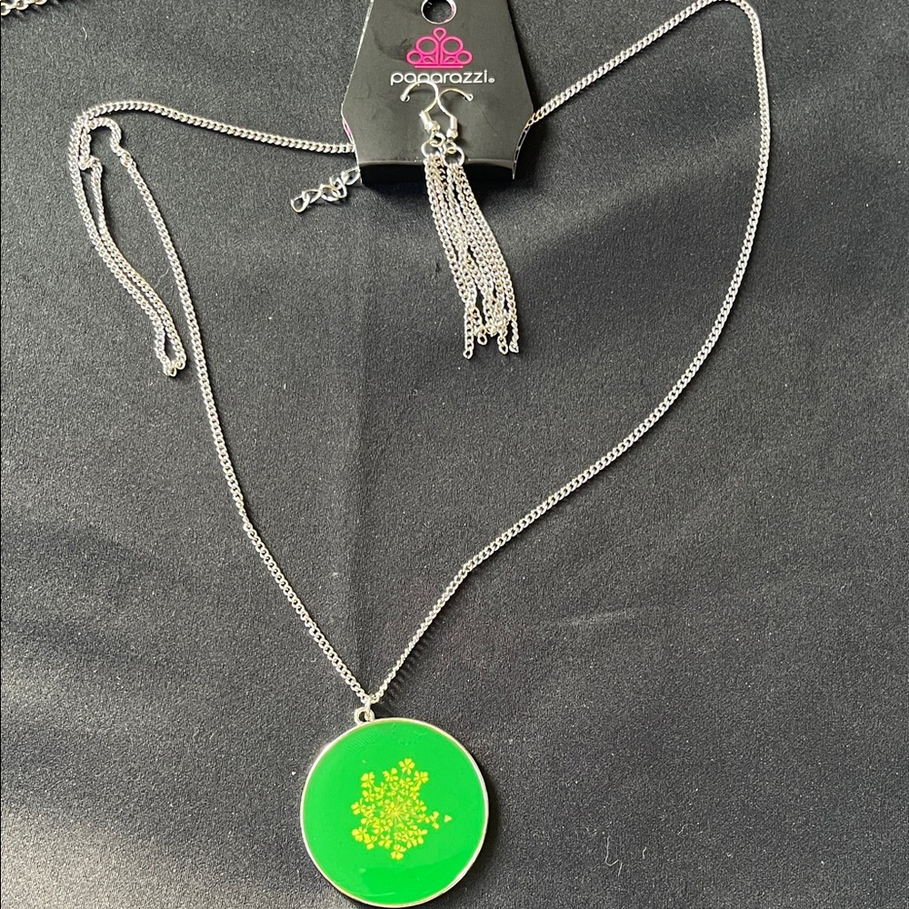 Paparazzi Silver Necklace with Green Pendant